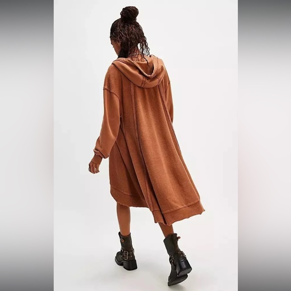 - Free People EUC North Sweatshirt Size M in Fawn ( Light Cocoa Brown) - Picture 2 of 11